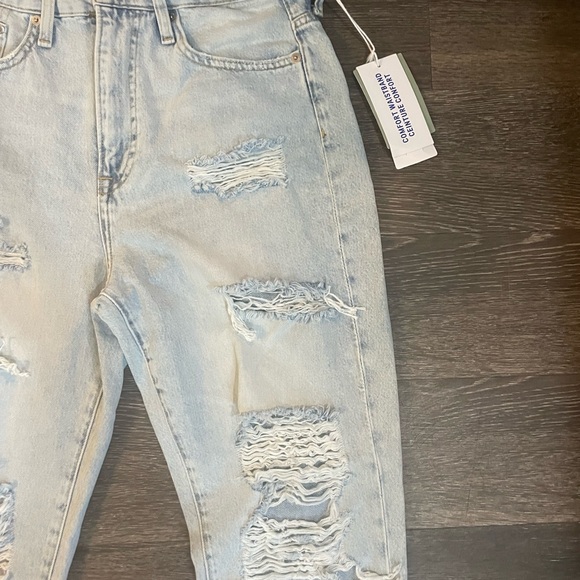 H&M Ultra High Waist Light Wash Loose Fit Mom Jeans Women's Size 8 *NEW* - Picture 2 of 5